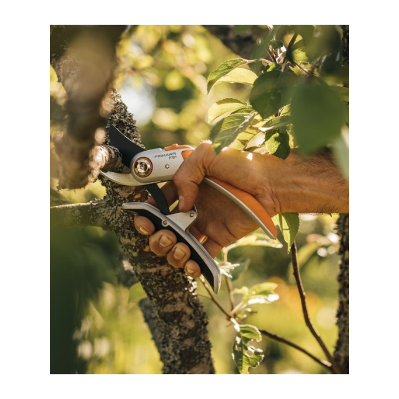 Секатор площинний цільнометалевий Fiskars Plus P751 (1057172)
