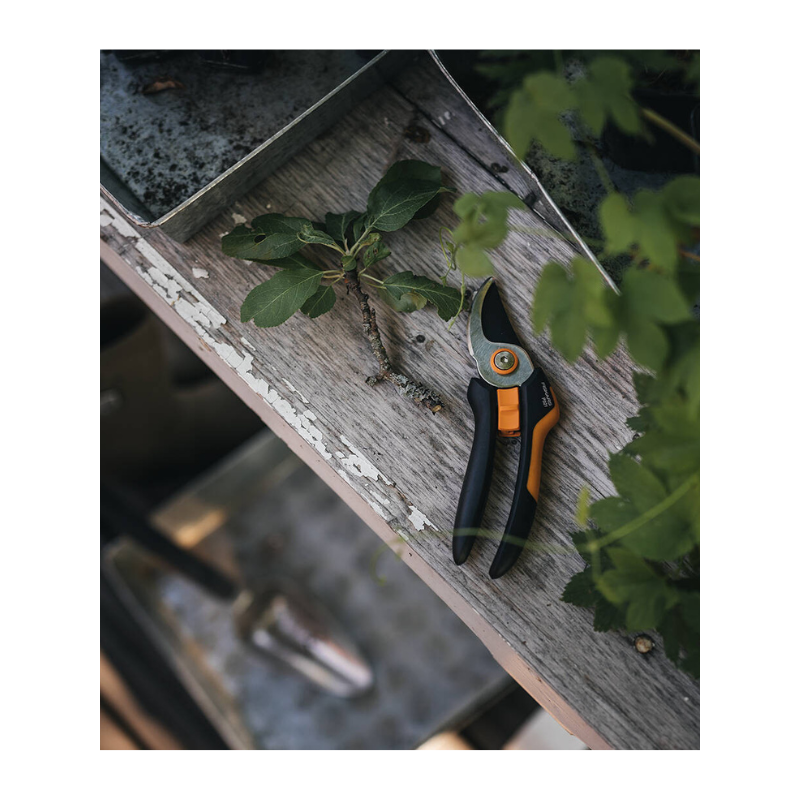 Секатор площинний Fiskars Solid P321 (1057162)
