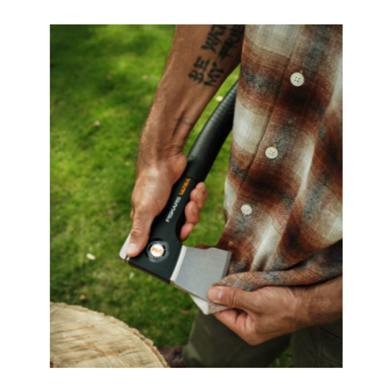 Топор универсальный Fiskars Ultra XU14 1082130